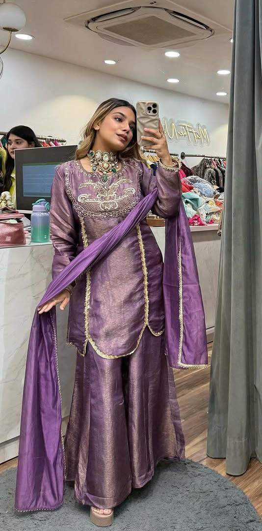 Chic and Stylish Ethnic Ensemble Collection - Image 2