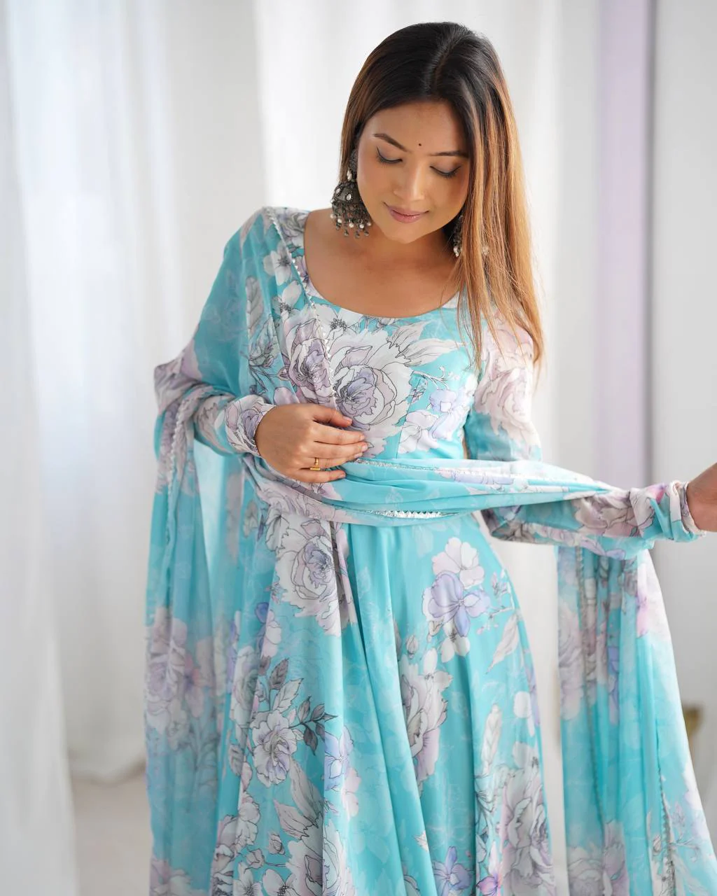 Elegance in Bloom: Floral Chiffon Delight - Image 4