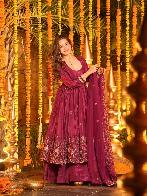 Festive Flair: Celebrate in Style and Comfort - Image 5