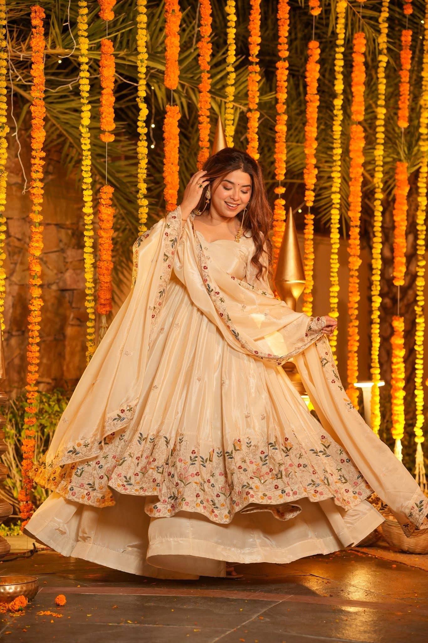 Floral Dreams: A Timeless Ethnic Wear - Image 14