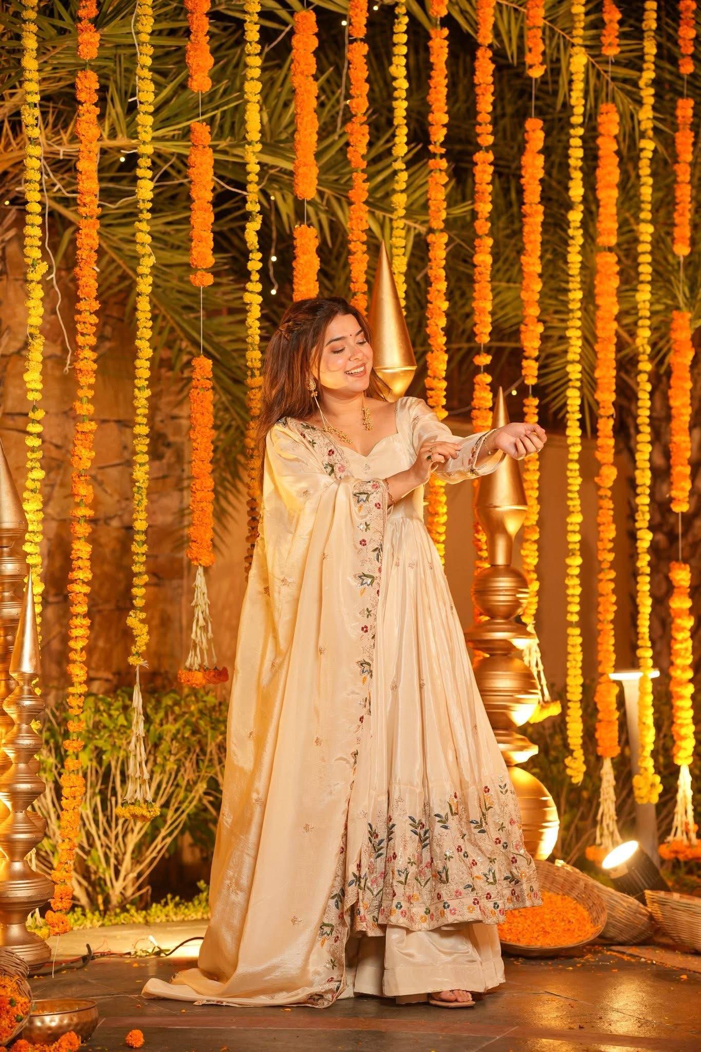 Floral Dreams: A Timeless Ethnic Wear - Image 17