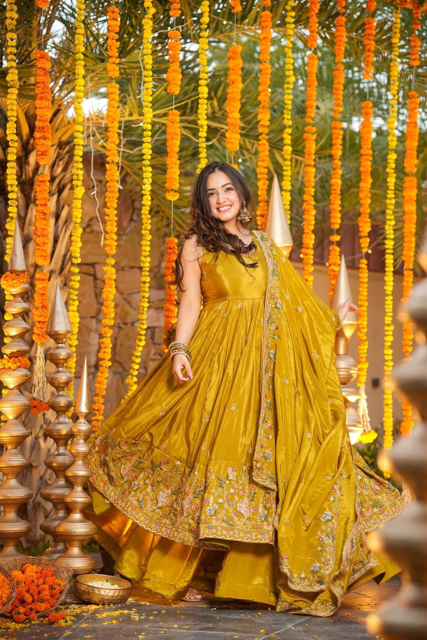 Floral Dreams: A Timeless Ethnic Wear - Image 8