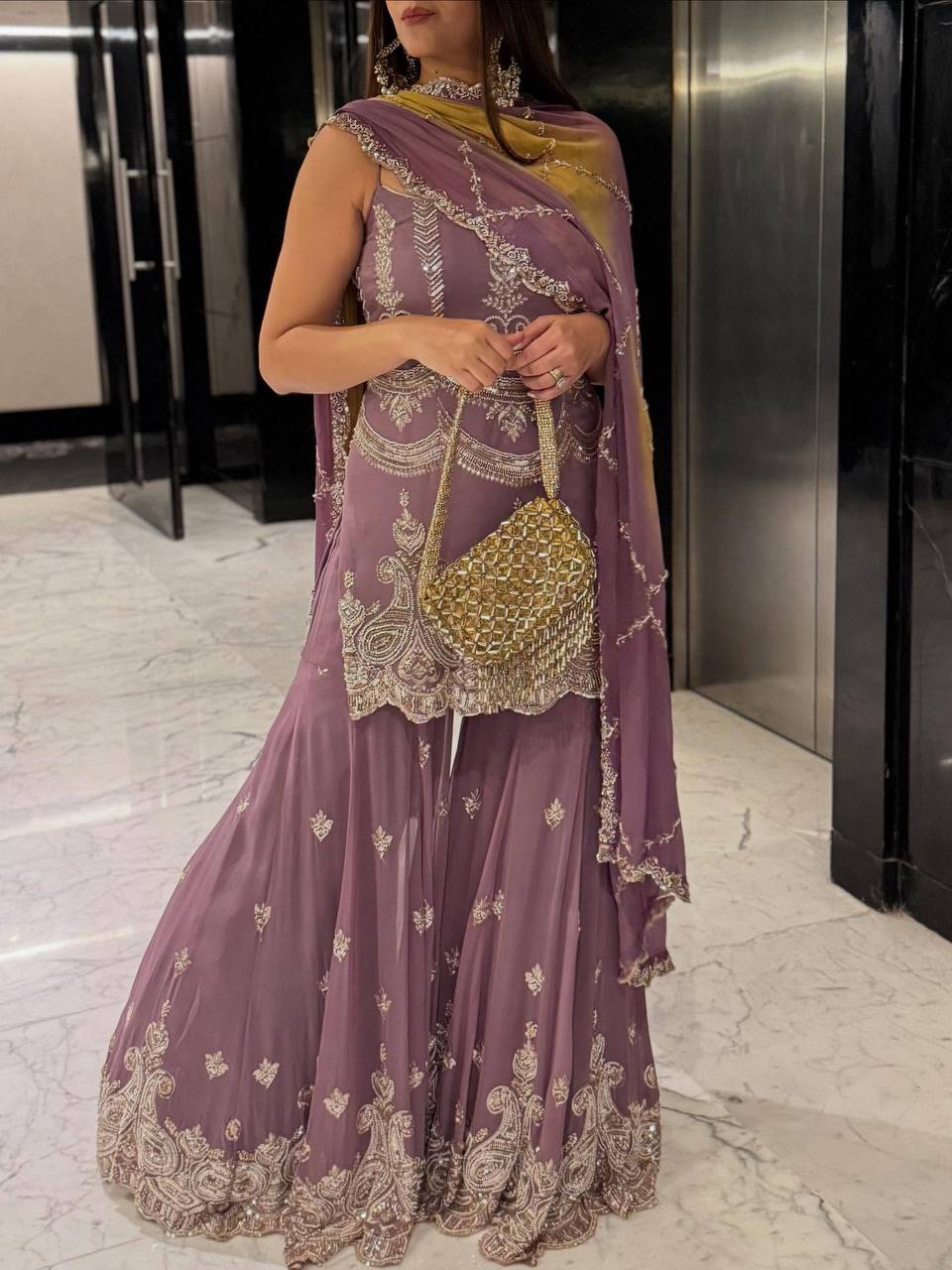 Lavender Charm: Traditional Ethnic Ensemble - Image 5