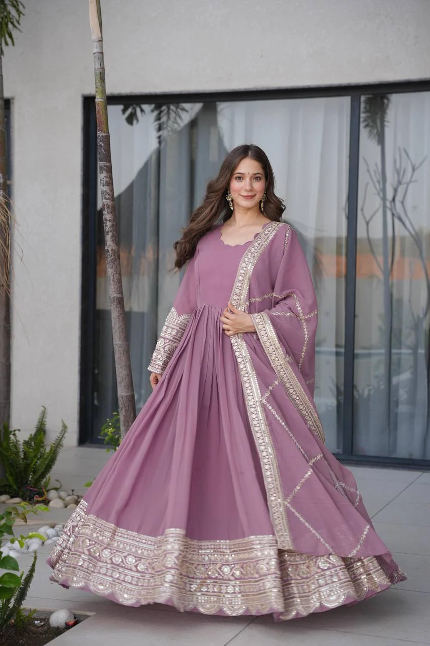 Majestic Attire for Elegant Gatherings - Image 8