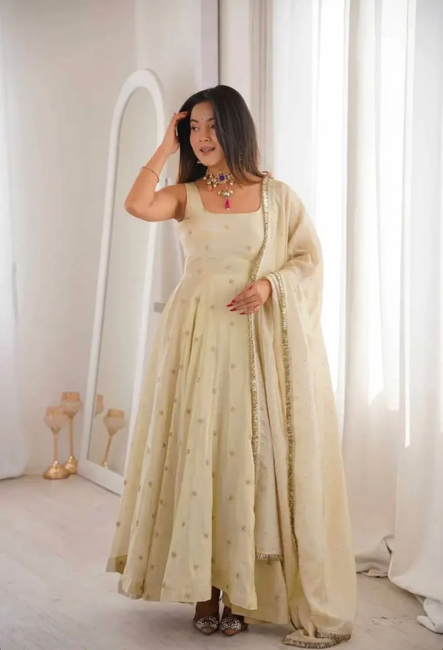 Radiant Elegance for Special Occasions - Image 3