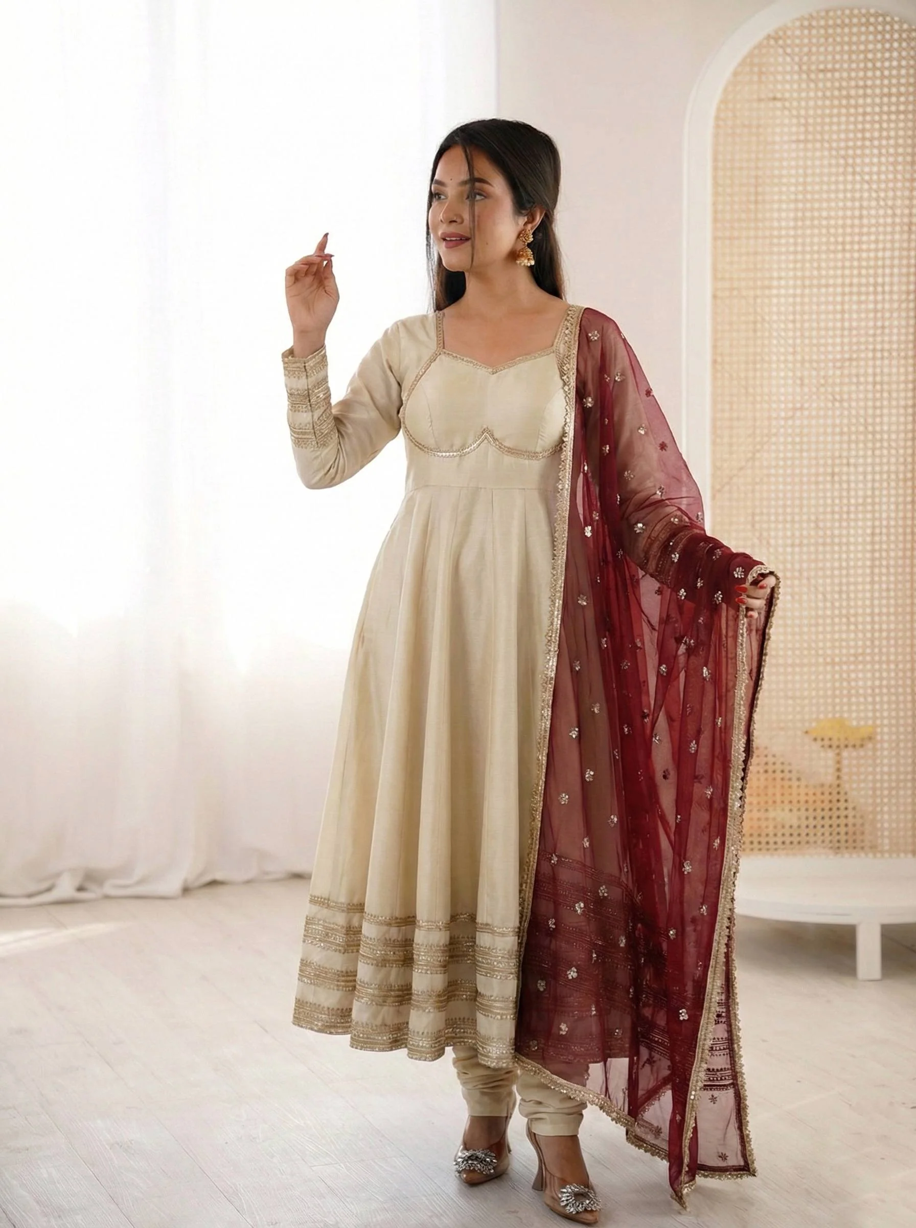 Timeless Charm for Special Occasions - Image 5