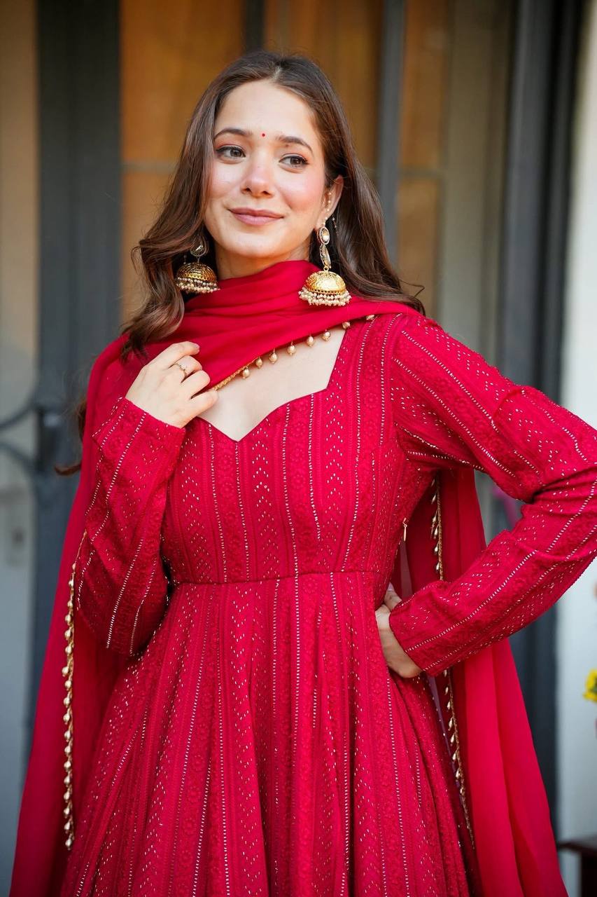 Timeless Grace: The Red Ensemble - Image 3