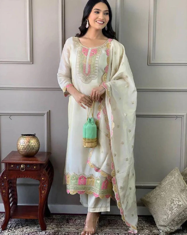 Timeless Grace: Traditional Attire Redefined - Image 4