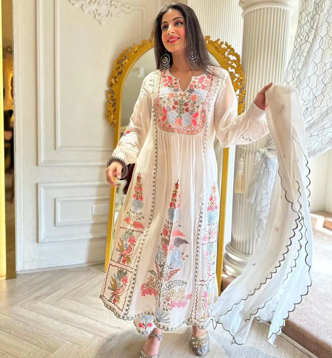 White Colour Heavy Embroidery Multi Needle Work Real Mirro Hand Work Suit Set - Image 4