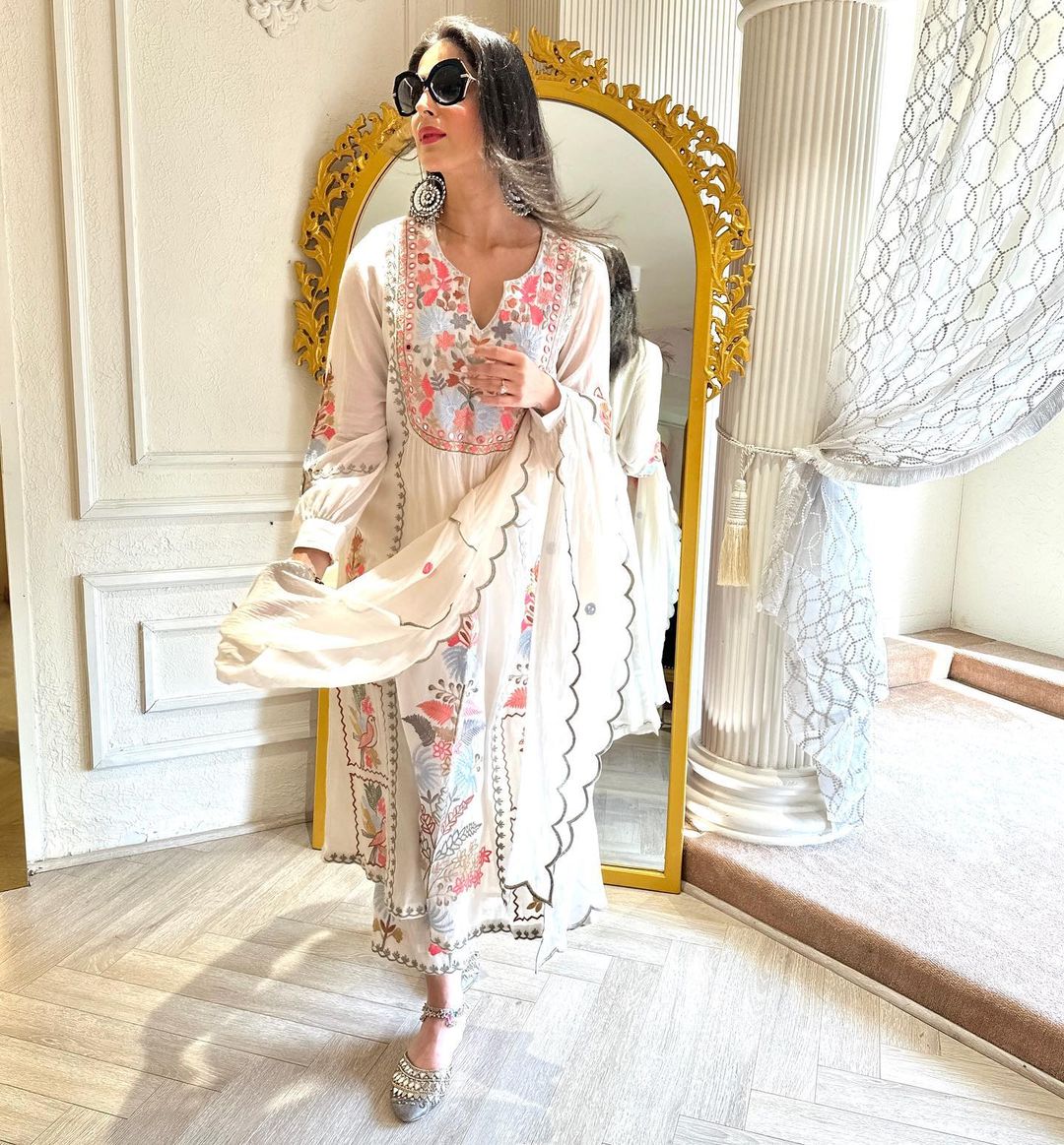 White Colour Heavy Embroidery Multi Needle Work Real Mirro Hand Work Suit Set - Image 5